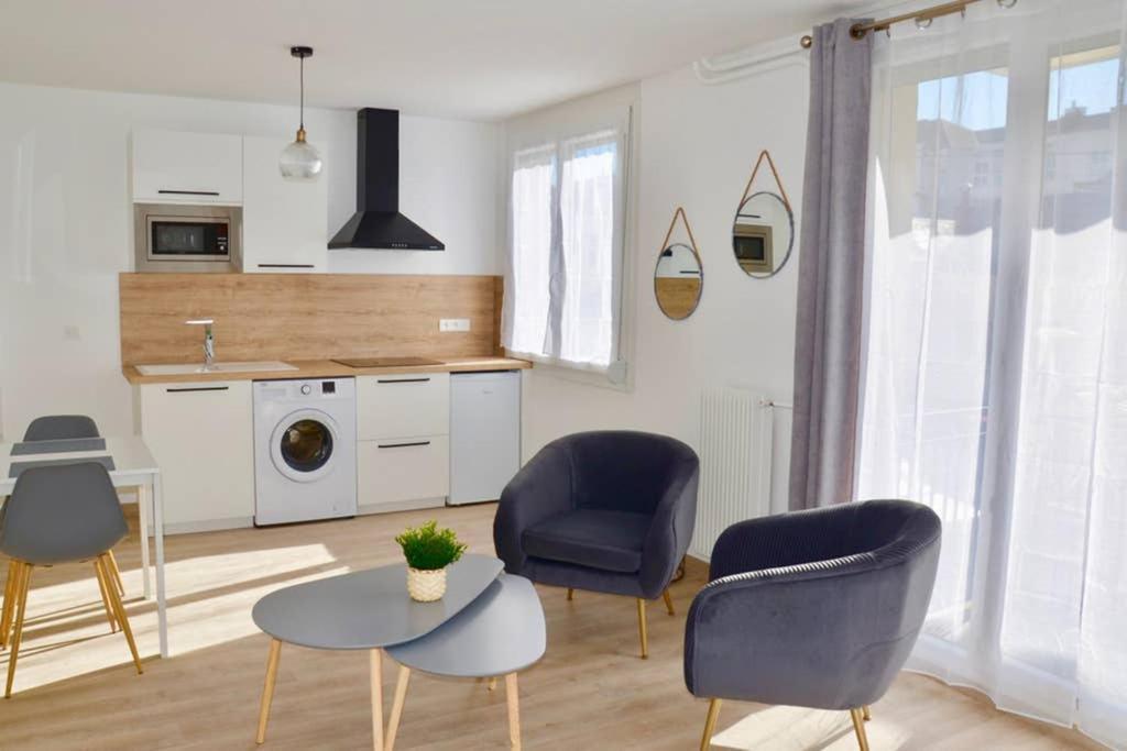 Dolmen Adrien 5 Apartment Tours